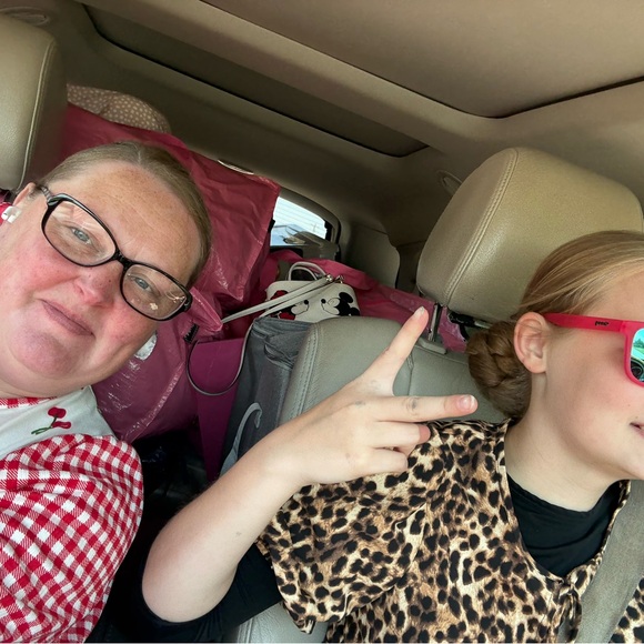 Meet your Posher….. - Picture 11 of 14